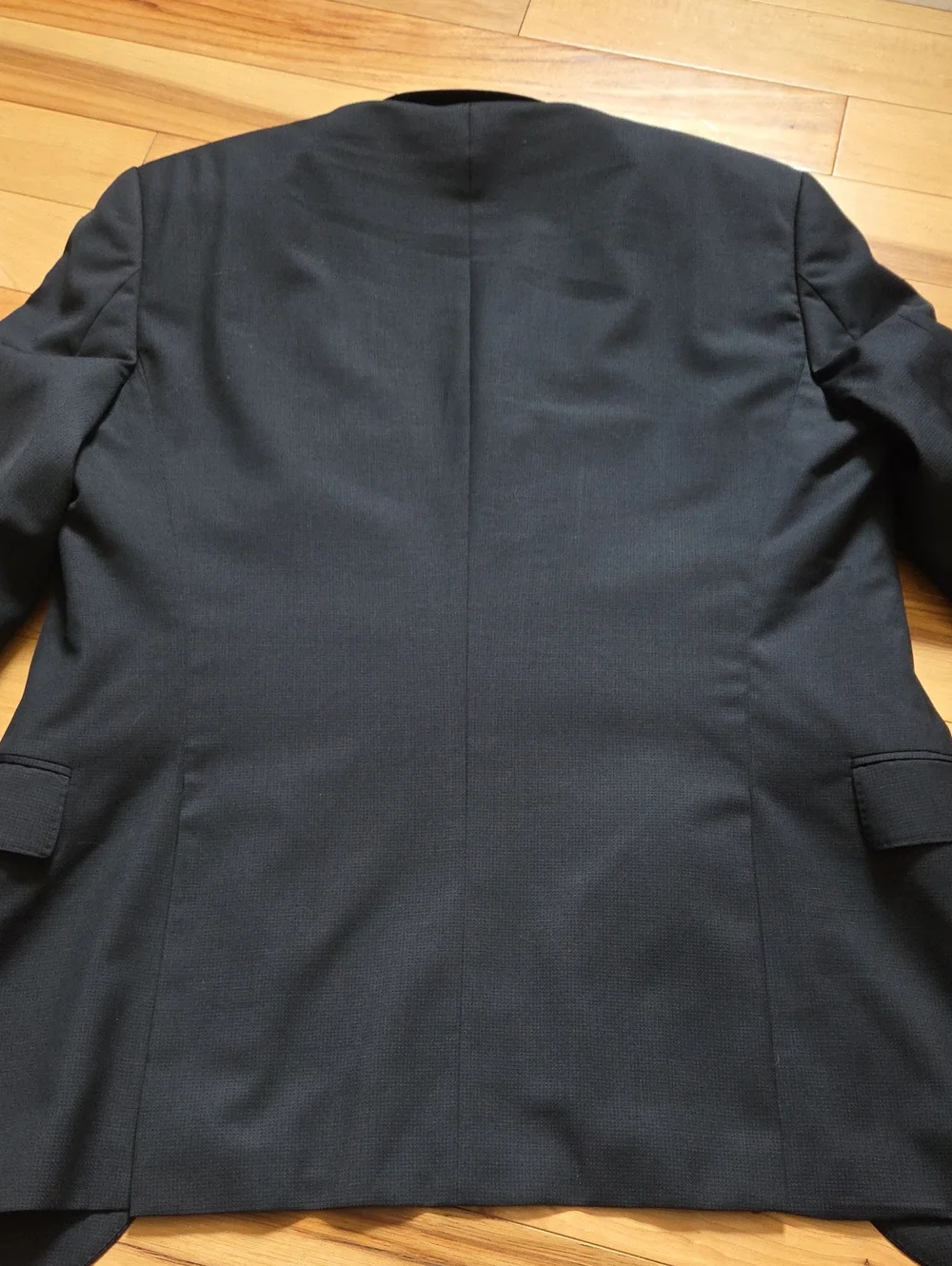 Hugo Boss Men's Black Two-Button Blazer 38r